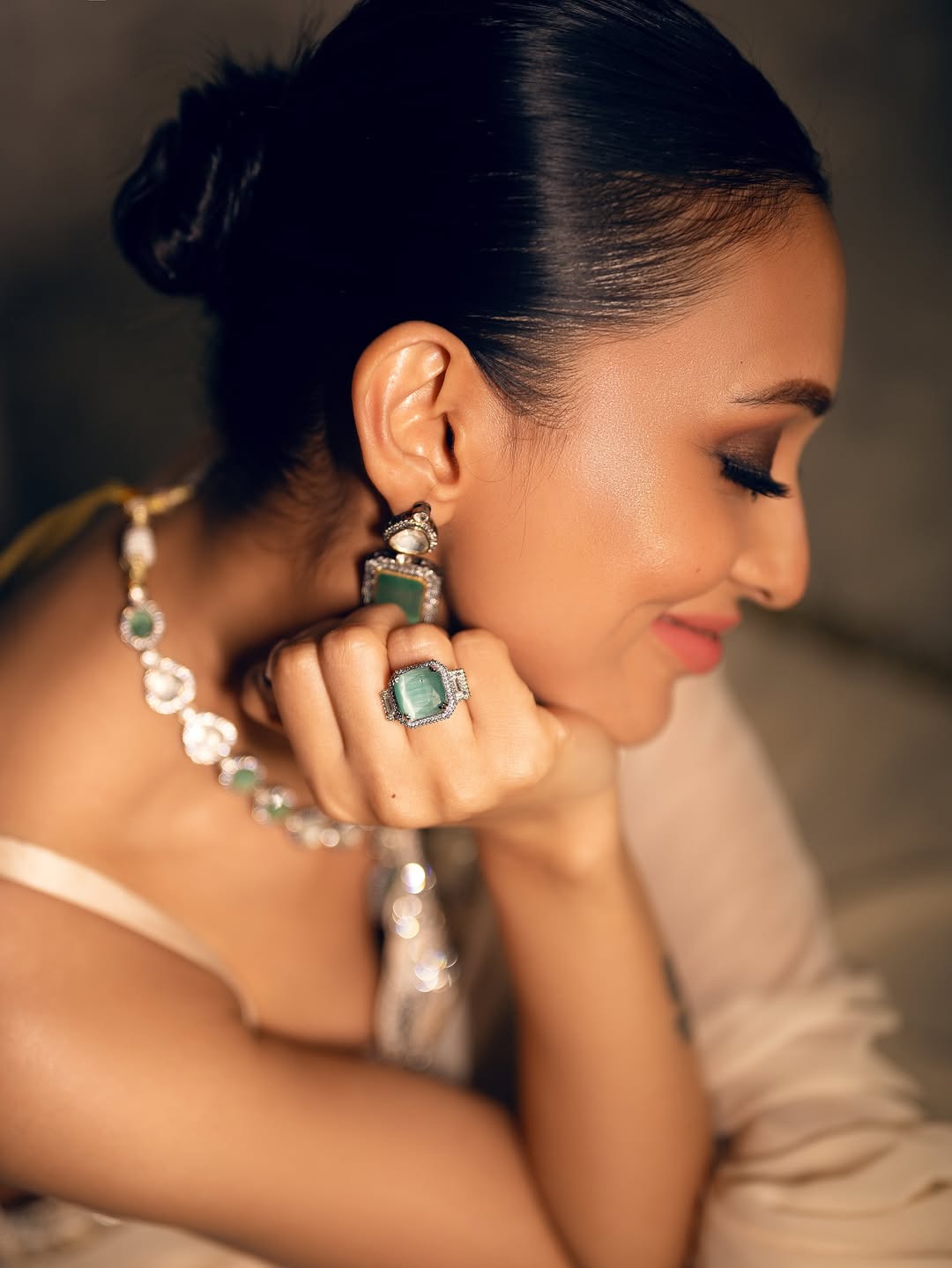 Glamorous and chic, Mimi Chakraborty, Slim and Smoking Hot turns heads.