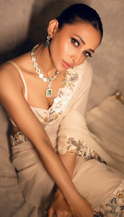 Stylish and stunning, Mimi Chakraborty, Slim and Smoking Hot impresses all.