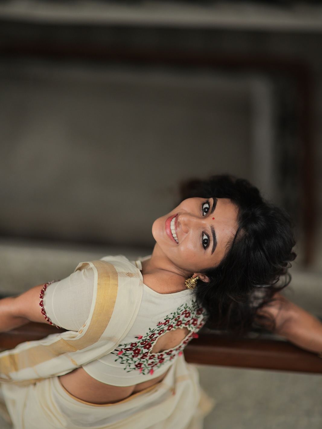 Mirnaa Menon shines bright in colourful Onam festive wear.