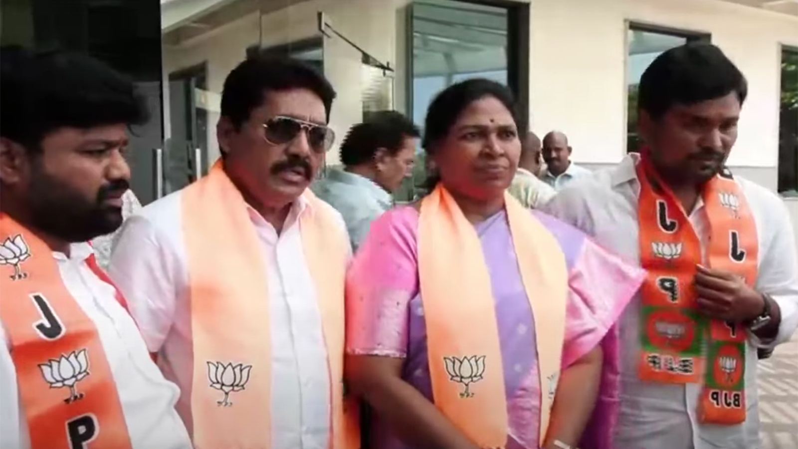 Pothula Sunitha joins BJP