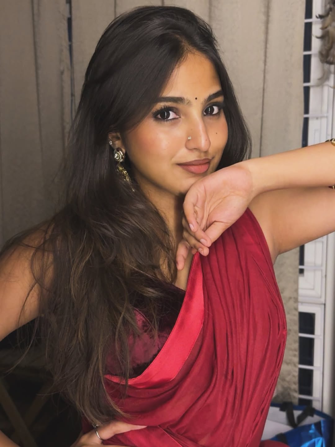 Pranavi Manukonda Saree Look Flaunts Curves