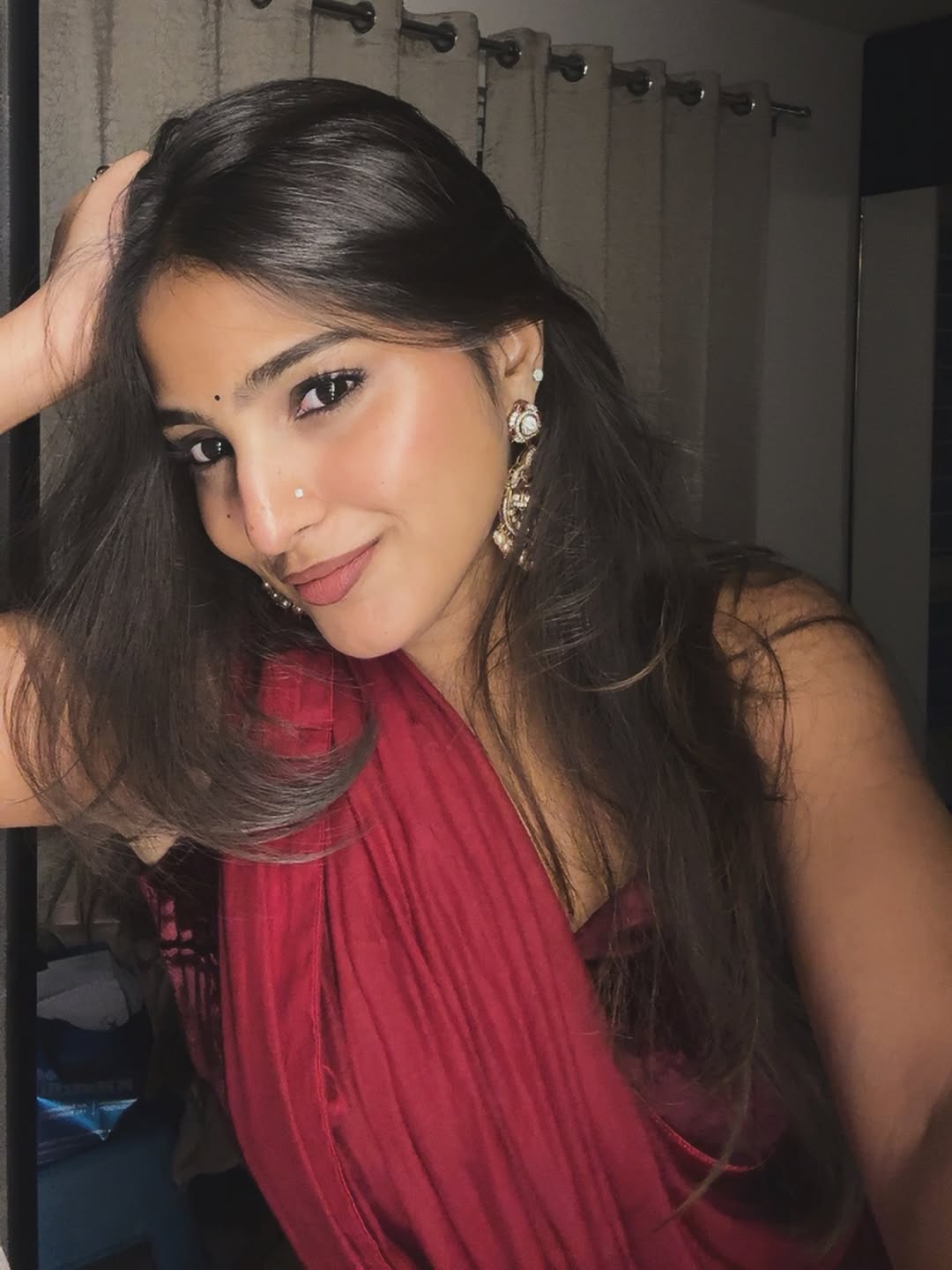 Bold Saree Style Of Pranavi Manukonda Viral Pics