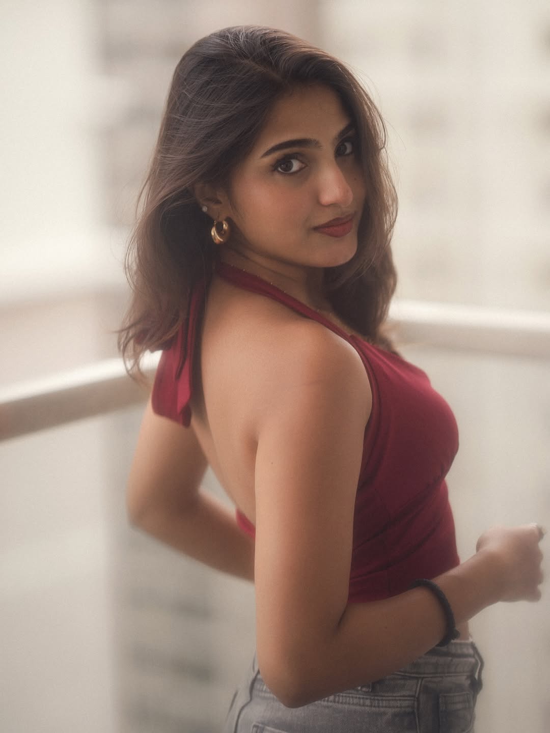 Pranavi Manukonda flaunts her bold style with a soft floral touch