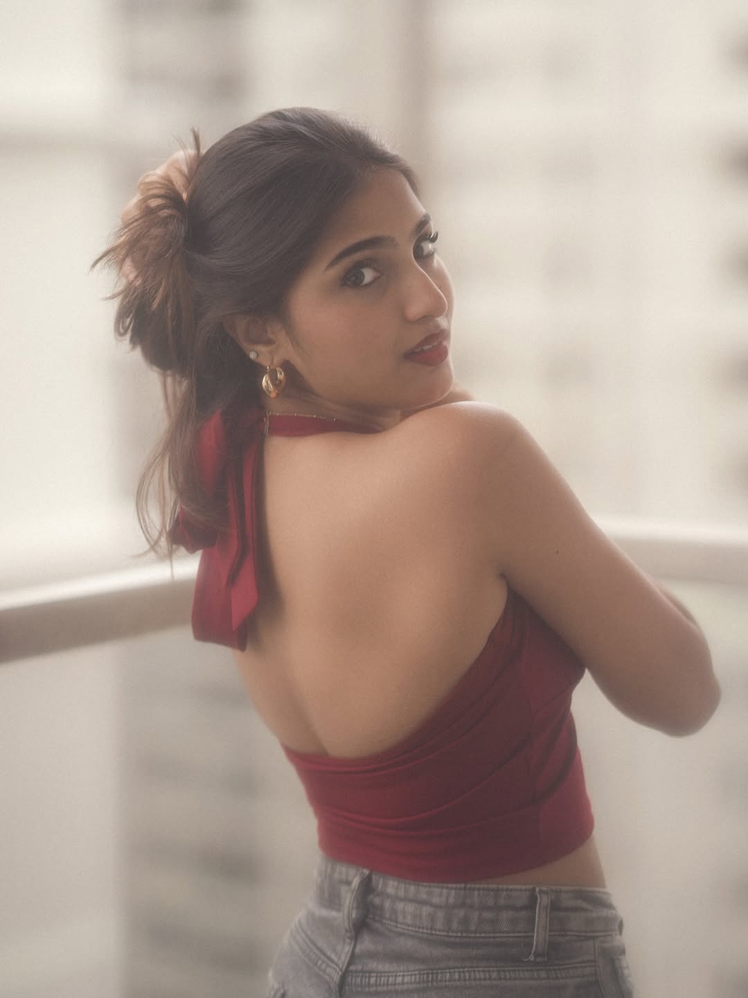 Pranavi Manukonda’s fashion moment shines with bold beauty and elegance