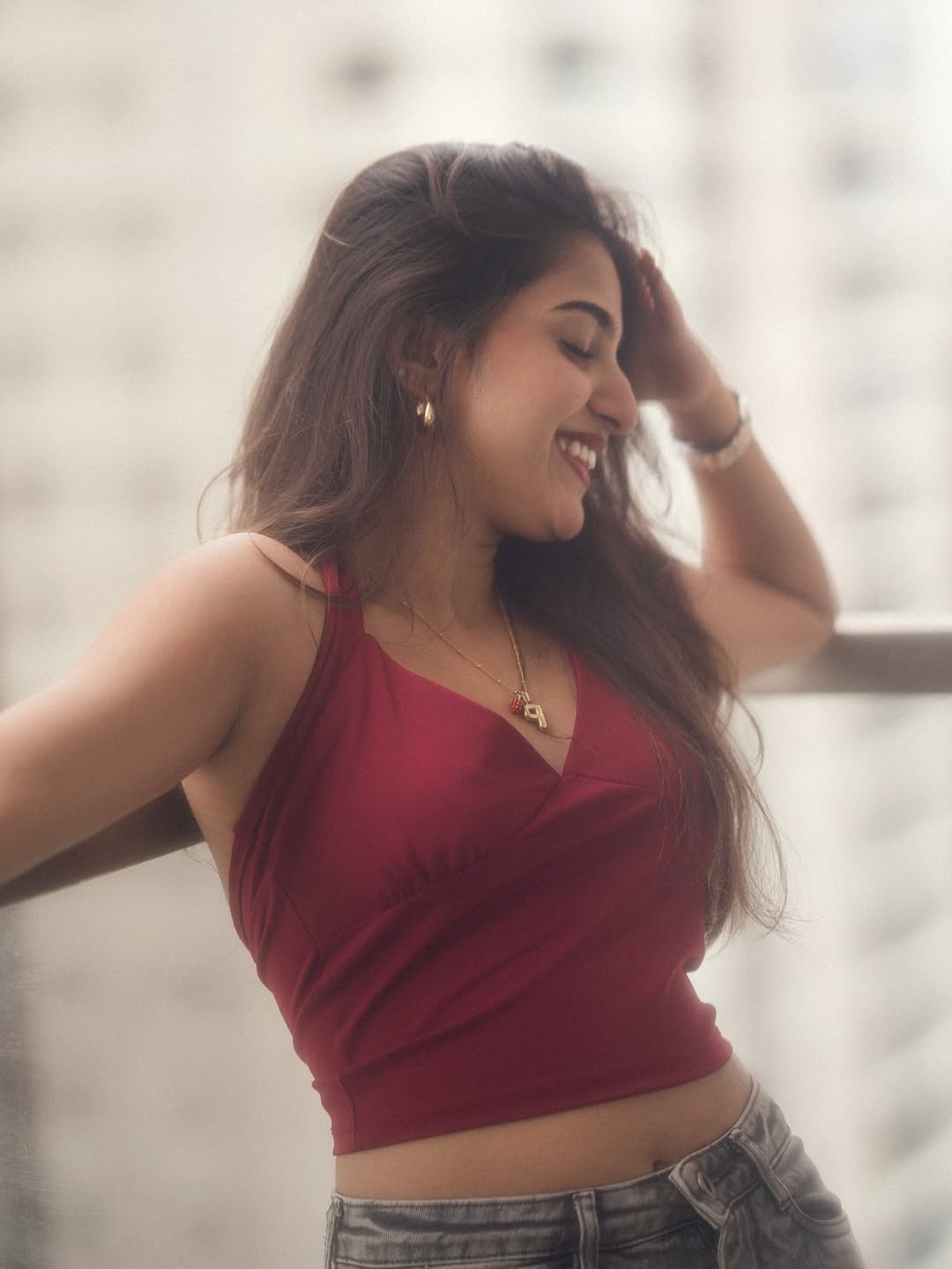 Pranavi Manukonda showcases fire-like confidence and flower-like softness together