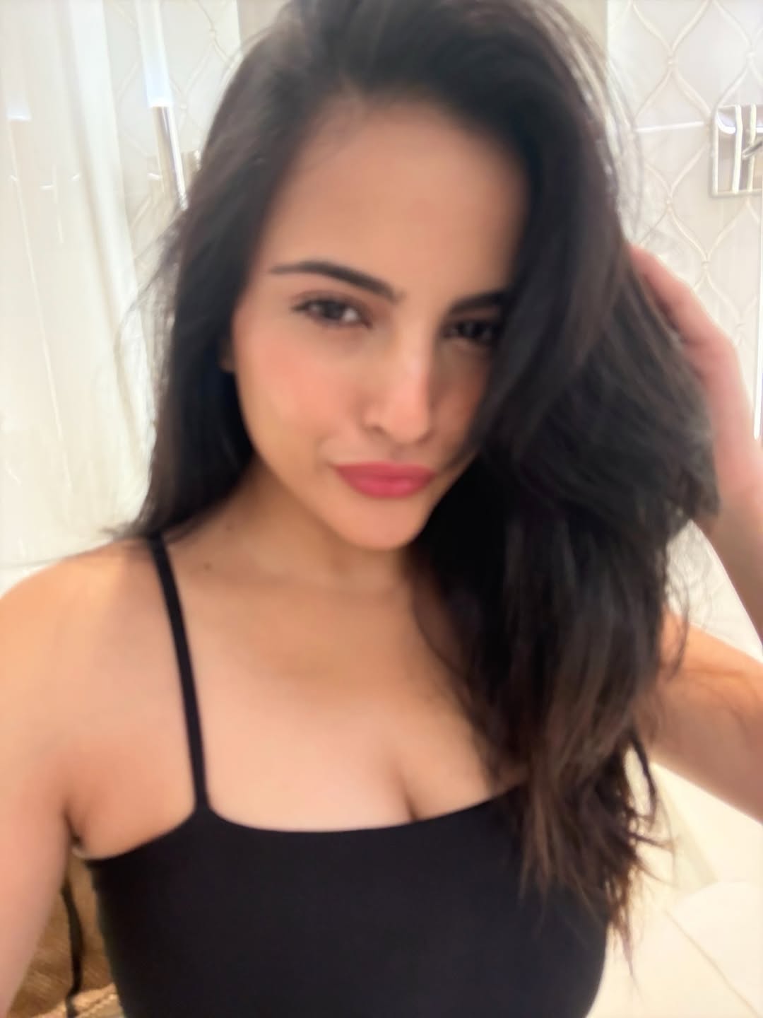 Pratiba Chaudary urban vibes exude charm with natural elegance.