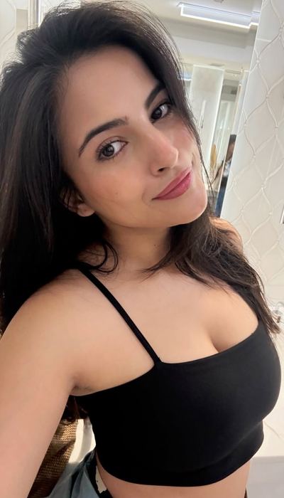 Chic Pratiba Chaudary urban vibes bringing glamour to the city.