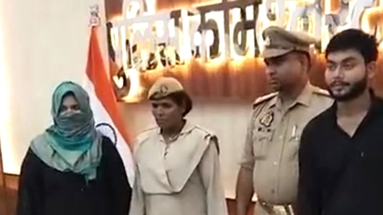 Prayagraj woman fakes 18 lakh robbery with lover