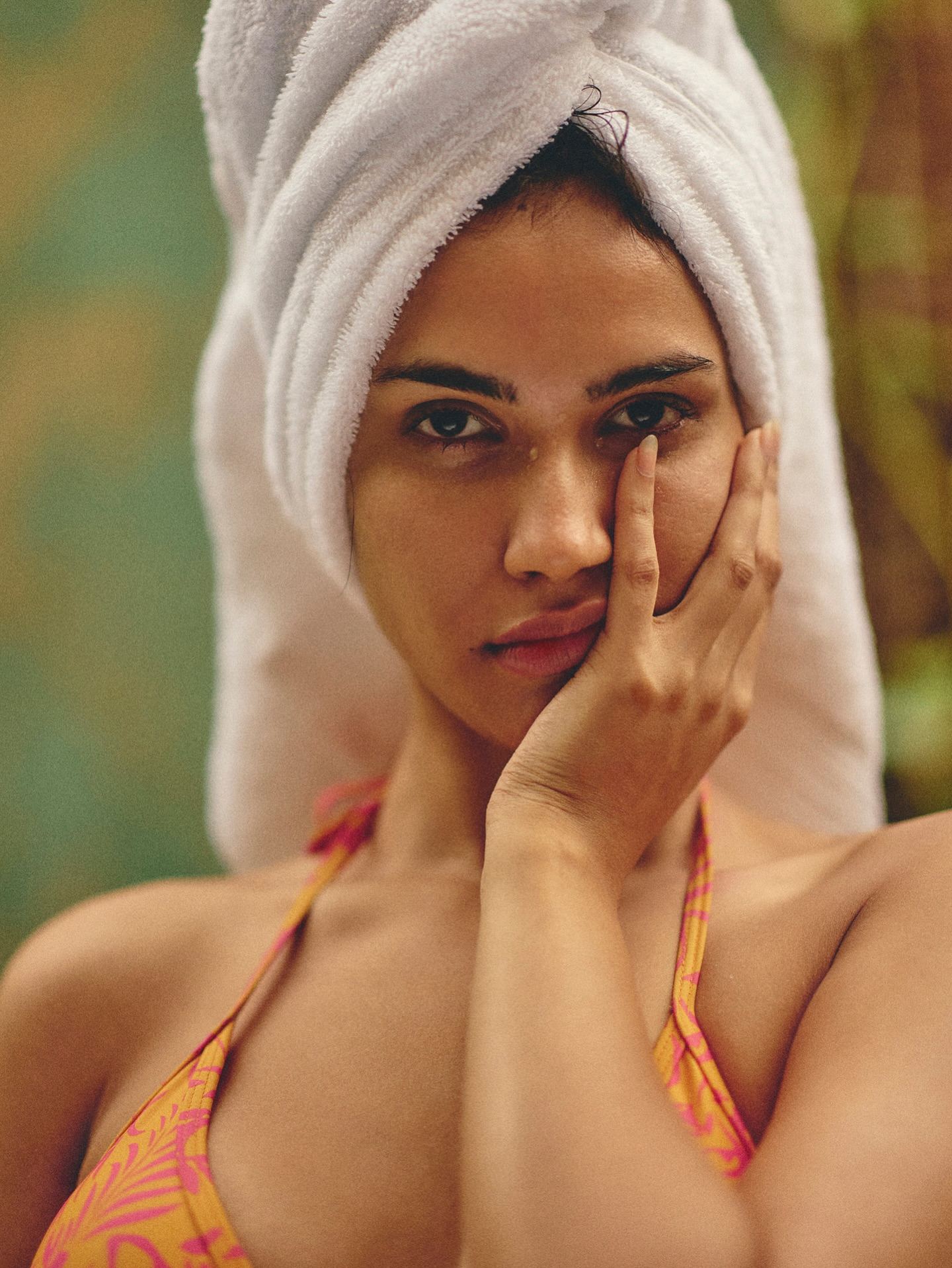 Prayusha Slays In Bikini Flaunting Curves With Hot Glam