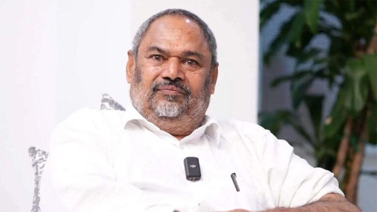 R Narayana Murthy should avoid issues