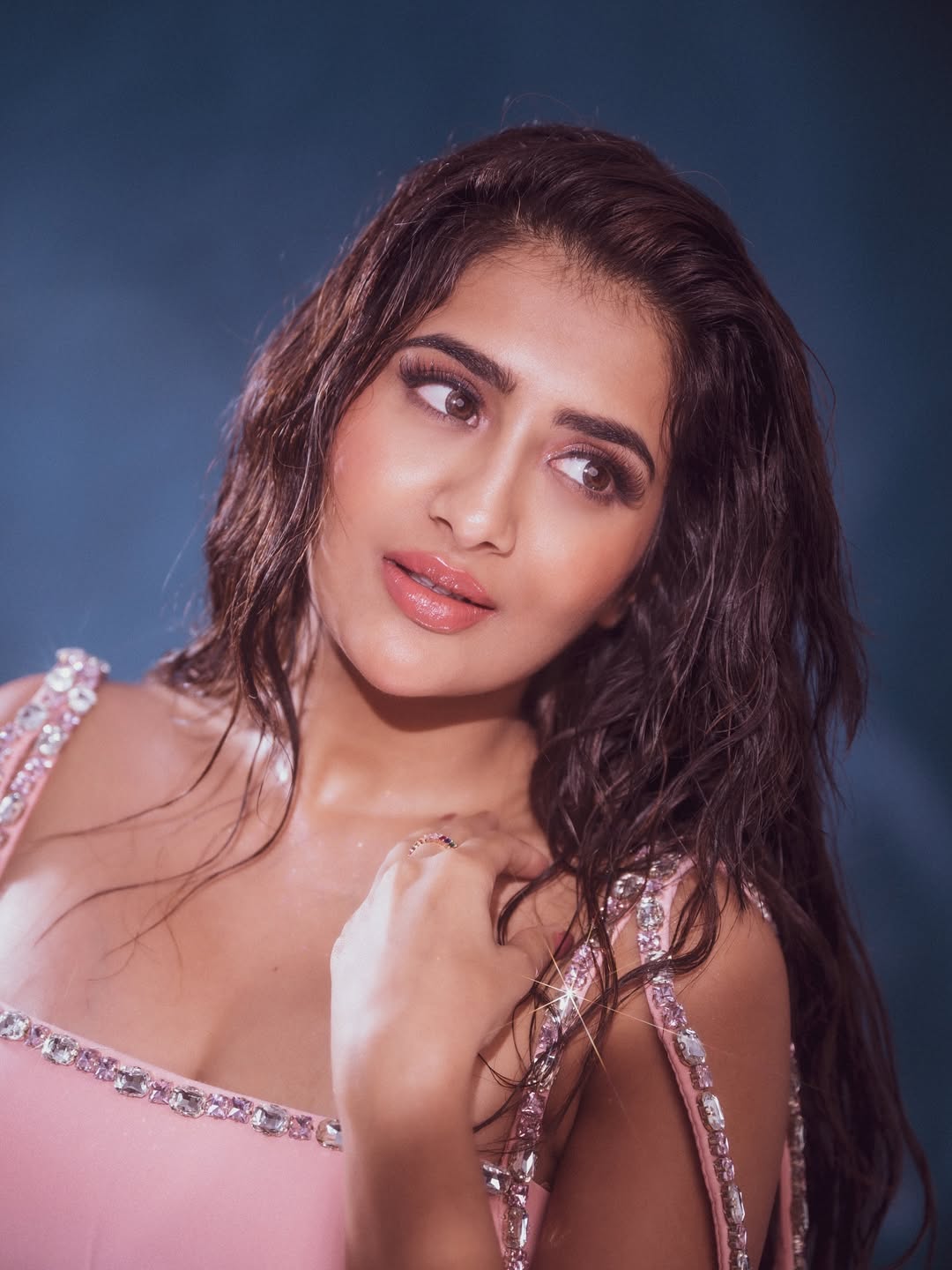 Rashi Singh's bold and glamorous look from her latest hot photoshoot.