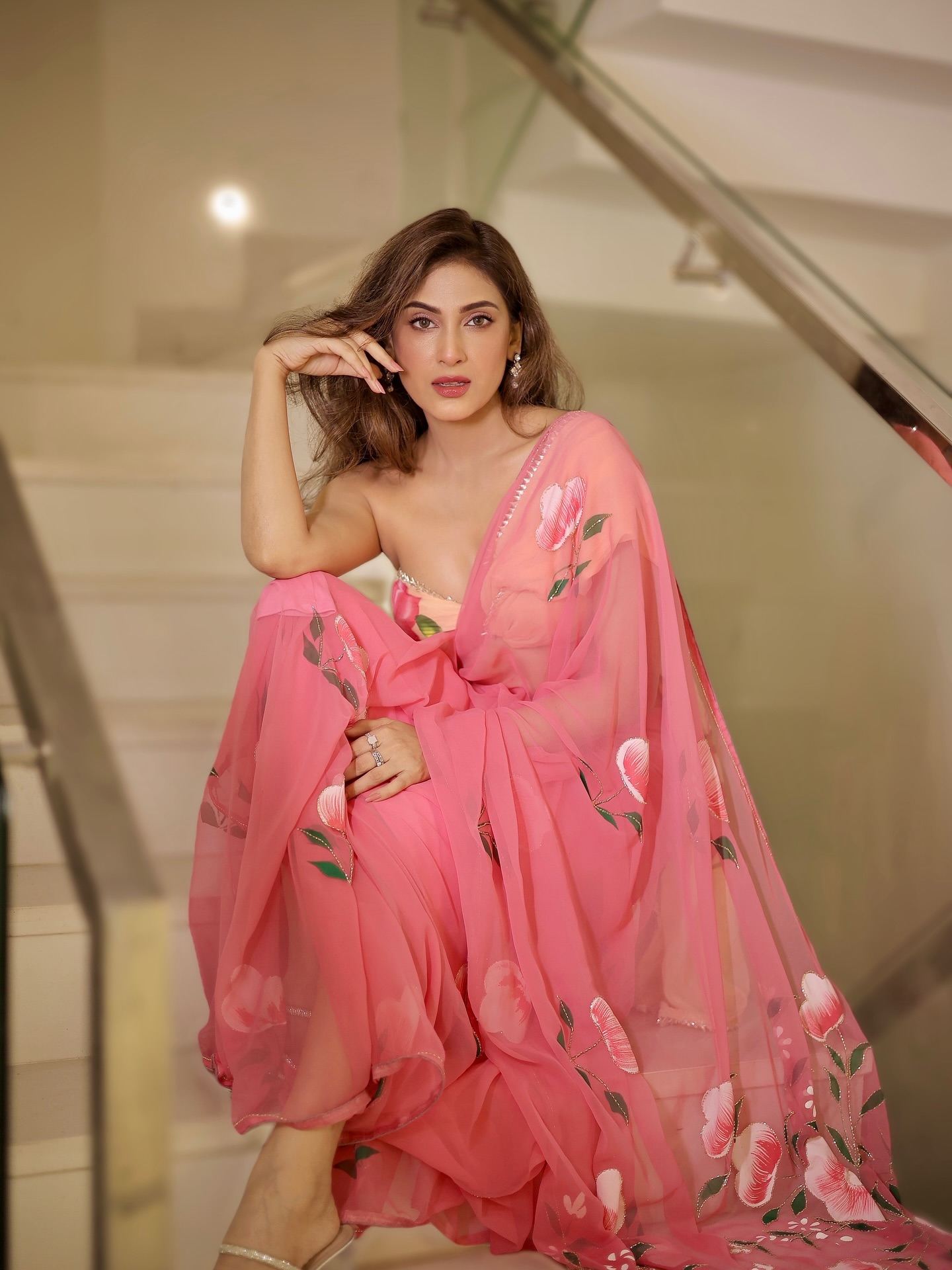 Reena Aggarwal Rocks Saree Glam In Chic Style