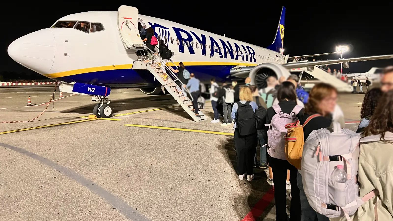 Ryanair passenger overbooking problem