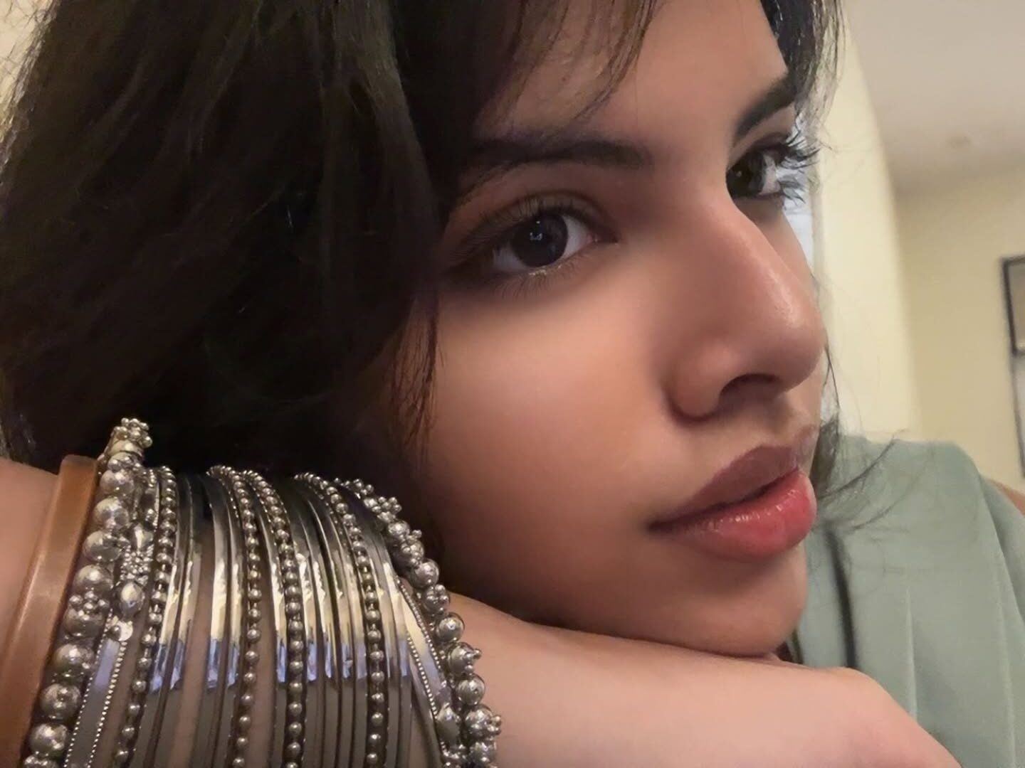 Peak Hotness Mode On: Samridhi Nagpal radiates charm and flawless elegance.