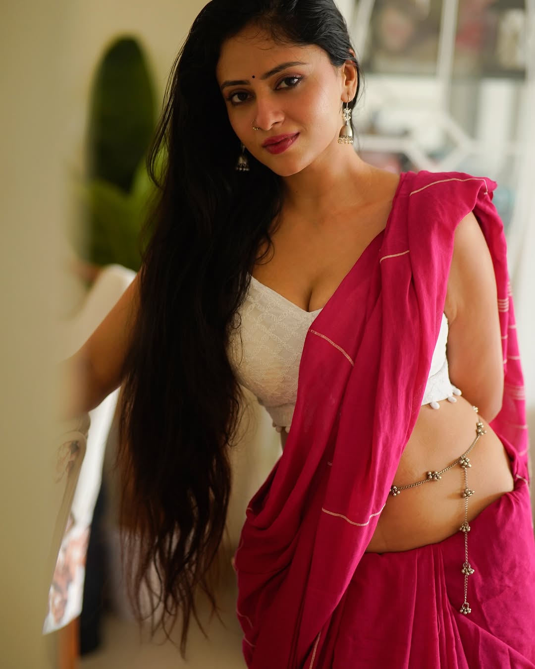 Stunning Sanya Thakur sets fashion goals with slim waist beauty.