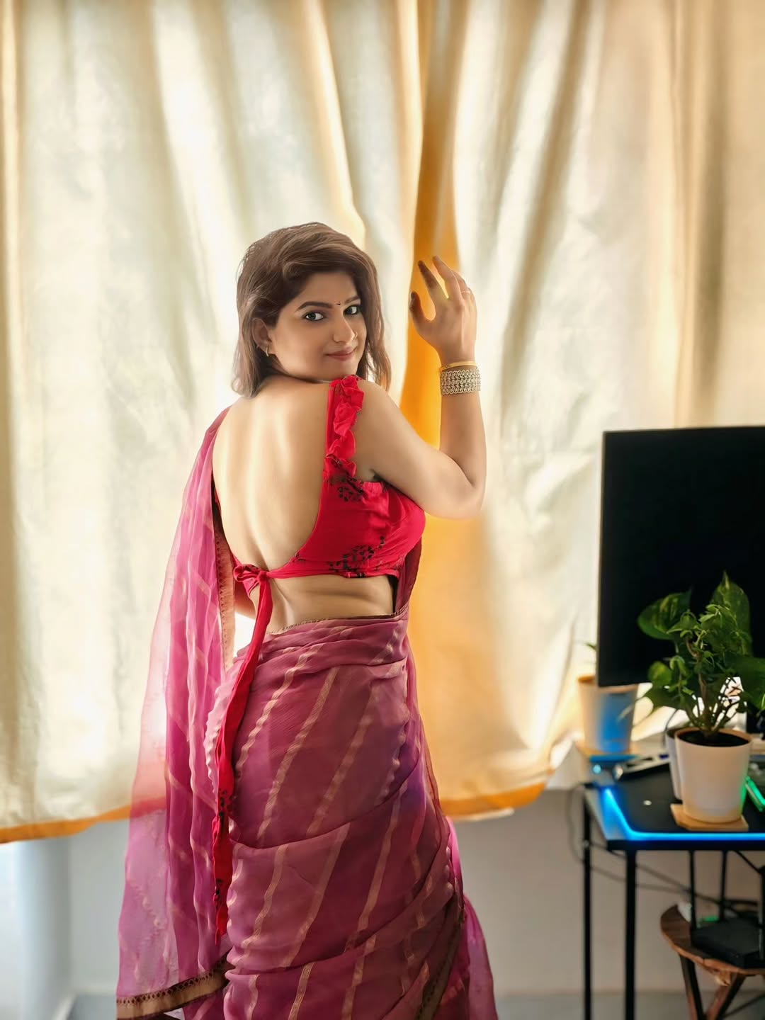 Stunning Saree Love by Subhashree Som glows with effortless beauty.