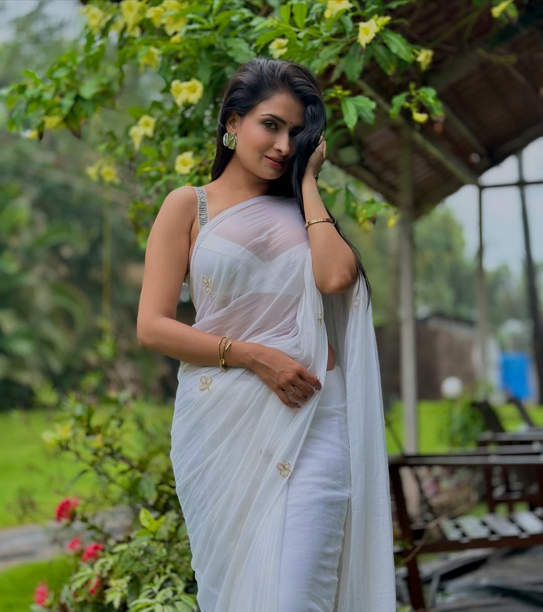 Stunning look captured in White Saree Magic by Urvashi Apsara.