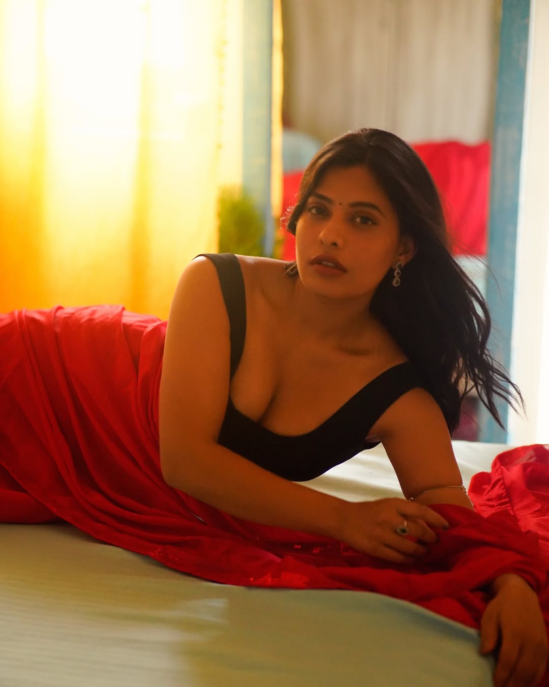 Red Saree Shalini Singh creates chills with pure fashion grace