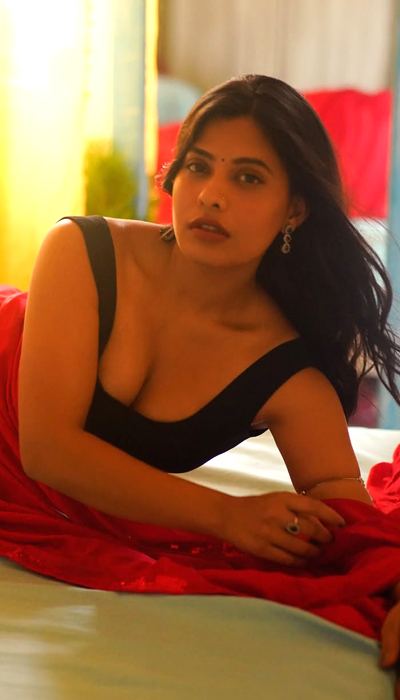 Red Saree Shalini Singh inspires with beauty and bold glamour