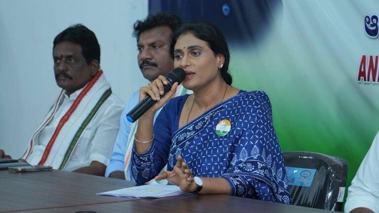 Sharmila’s One-Woman Show in Andhra Pradesh Congress