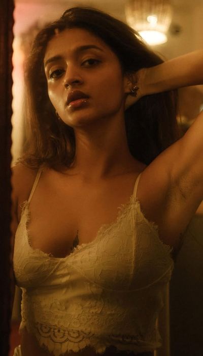 Shivika Singh’s Style Blends Attitude with Pure Hotness