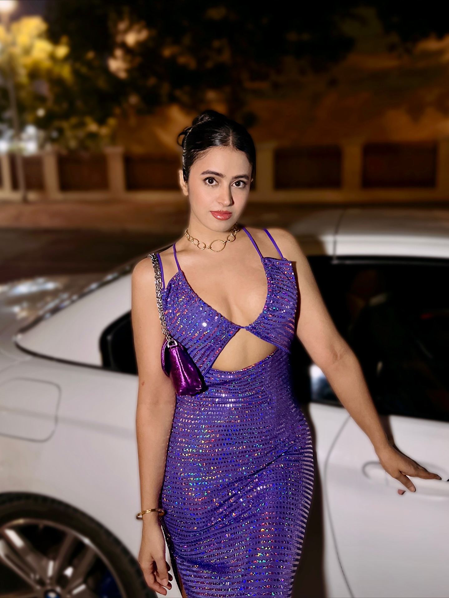 Shobhita Rana Stunning Curves In Bold Glam Outfit