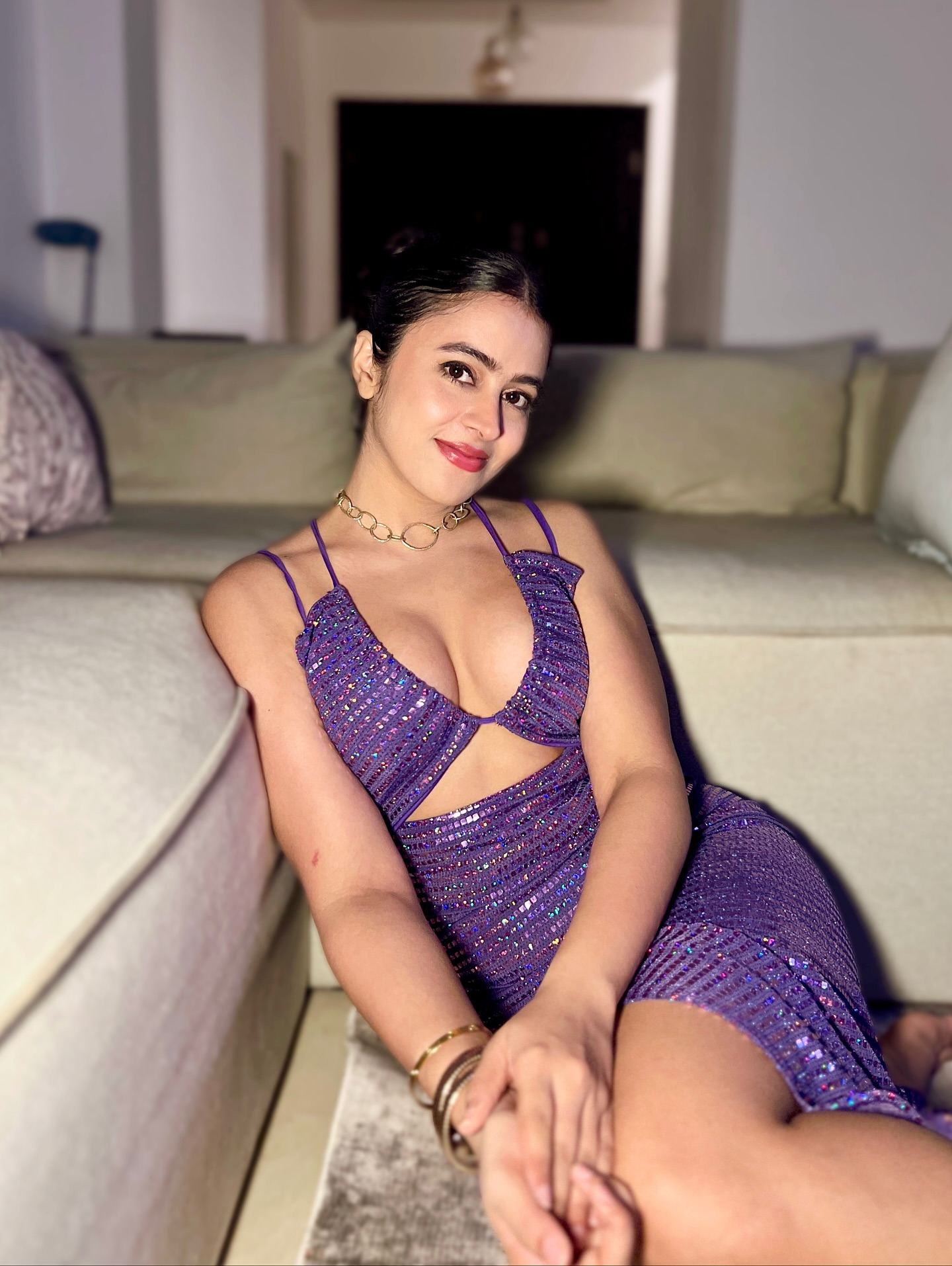 Shobhita Rana Hot Glam Look Flaunting Cleavage