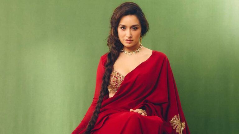 Shraddha Kapoor announces Chhoti Stree