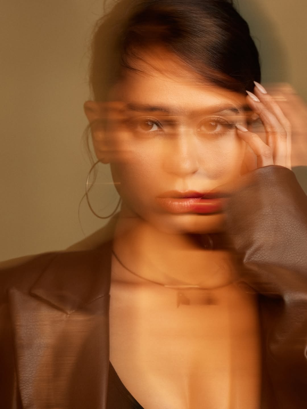 Soundarya Flaunts Toned Abs In Her Bold Outfit