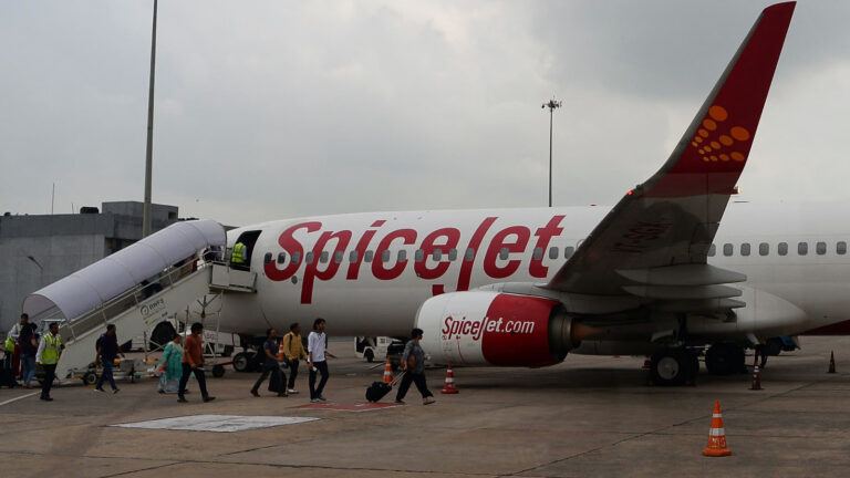 SpiceJet passenger frustrated after baggage dispute
