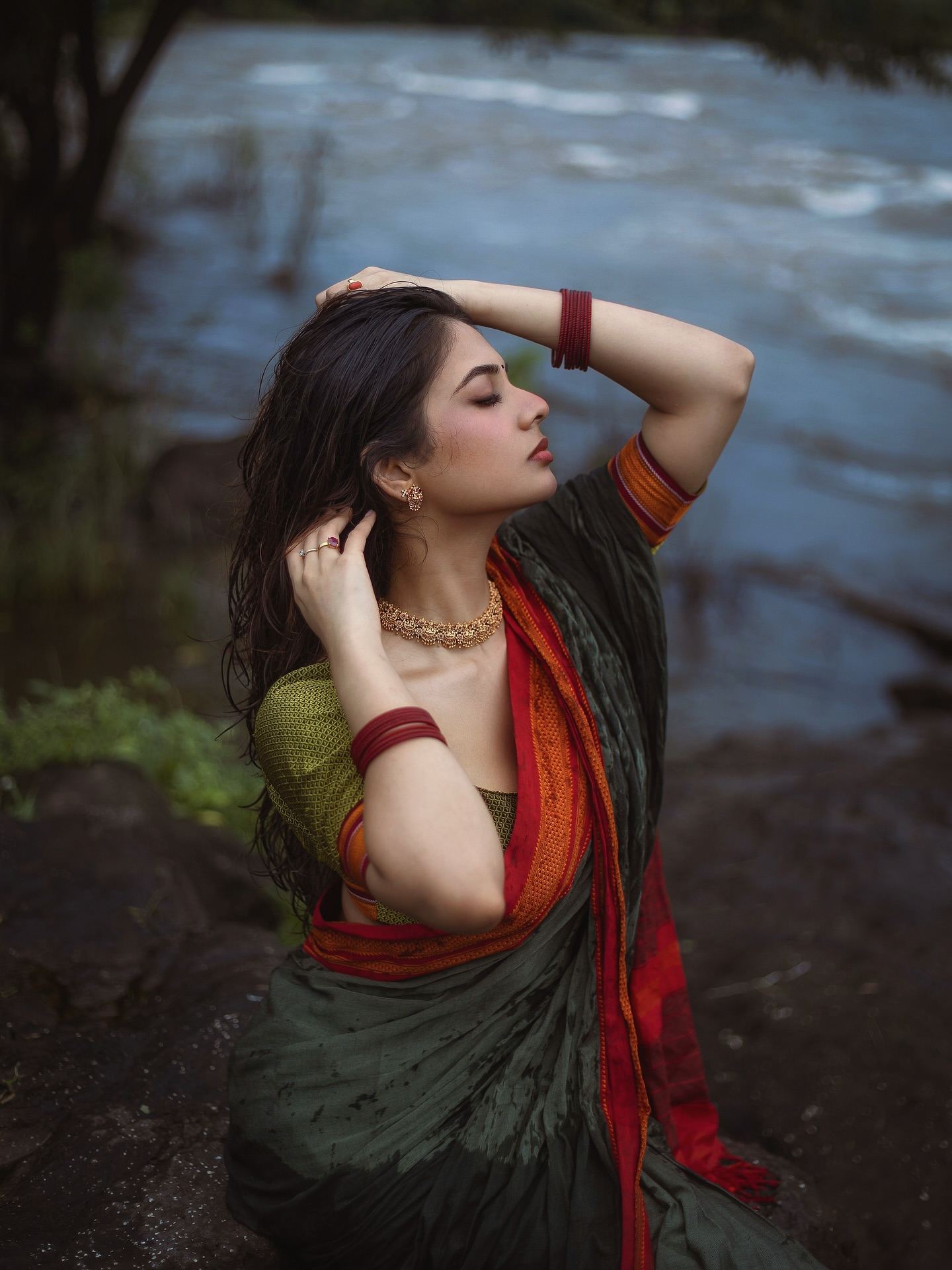 Srushti Bannatti Turns Up Heat In Wet Saree Look By River