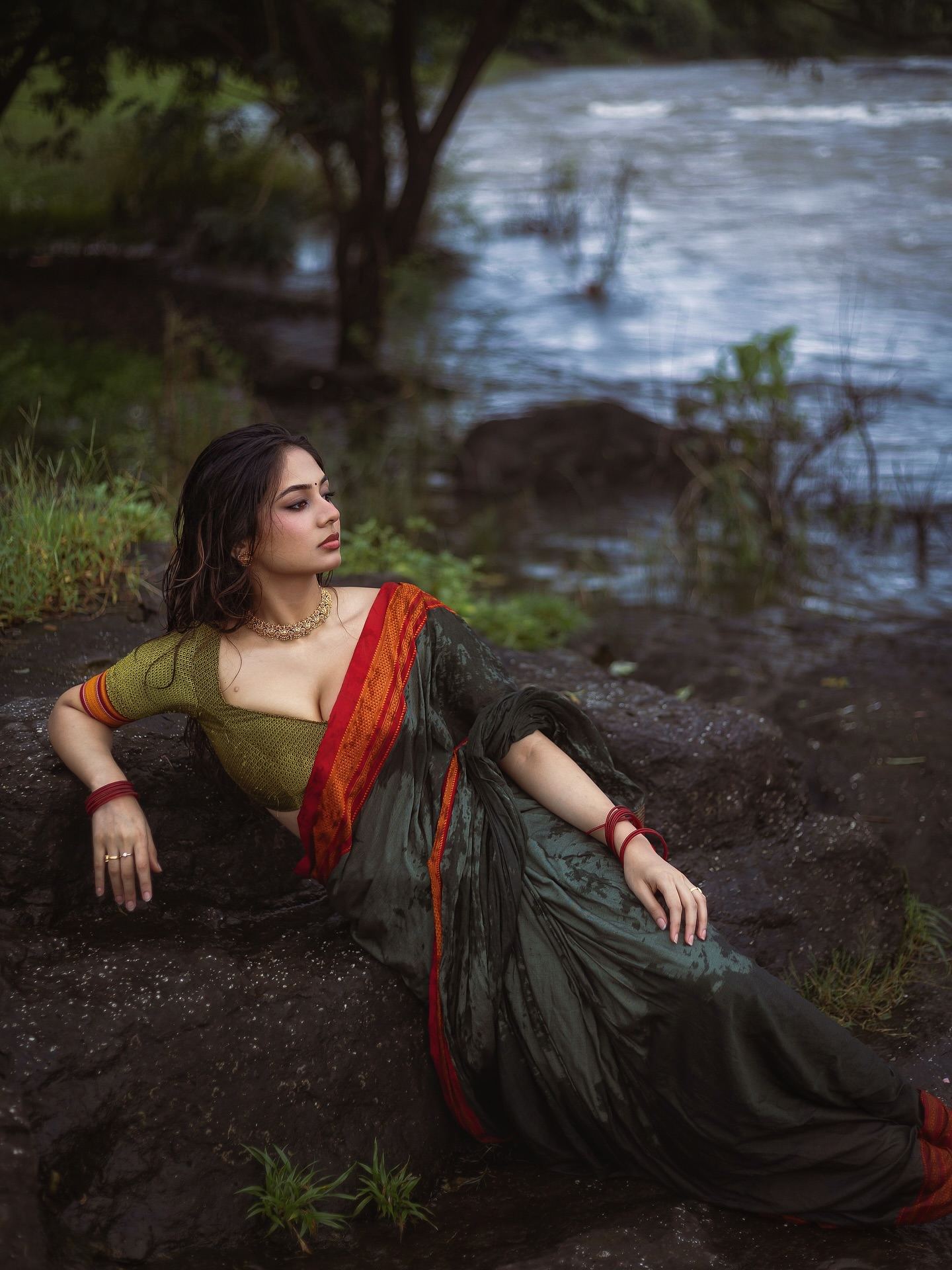 Srushti Bannatti Unleashes Bold Saree Look Near Riverbank