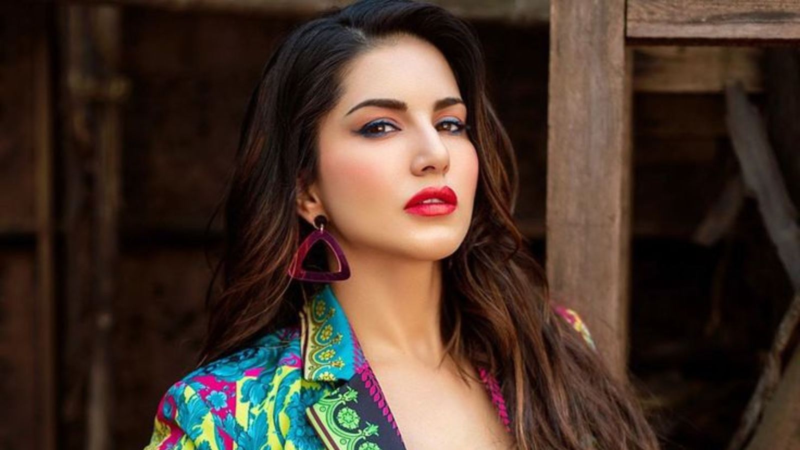 Sunny Leone with Vikramaditya Motwane