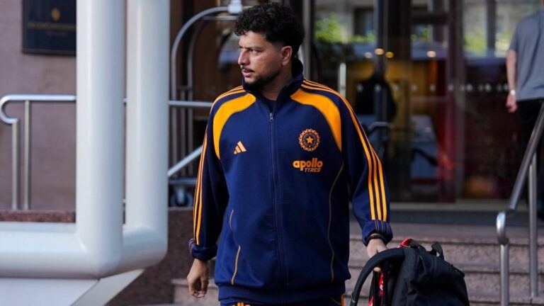 Aakash Chopra backs Kuldeep Yadav for Sydney ODI