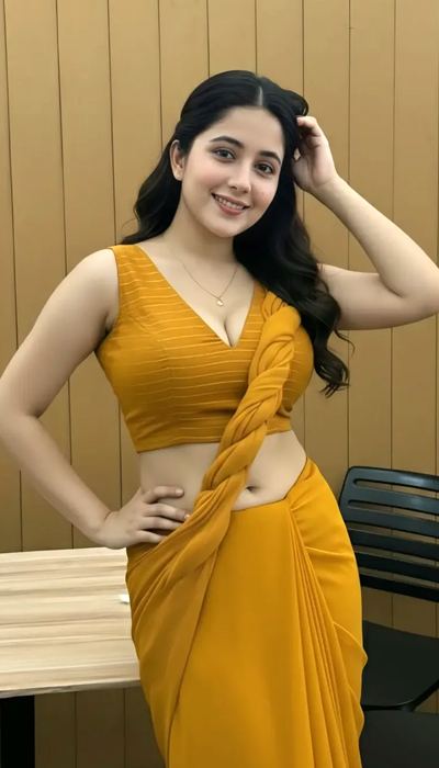 Aastha’s Desi Glam Look Is Classy And Bold