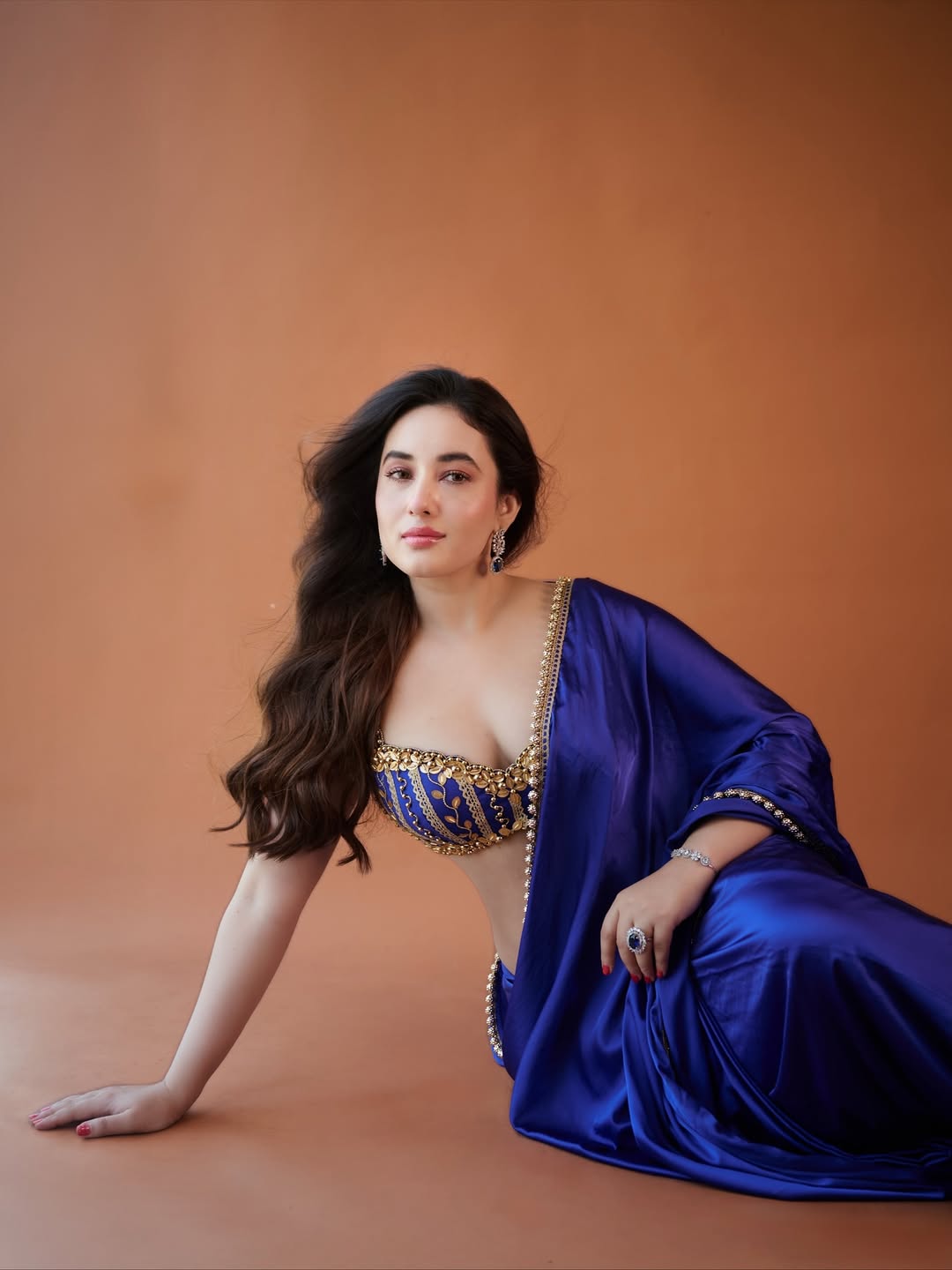 Aditi Budhathoki Stunning In Festive Saree