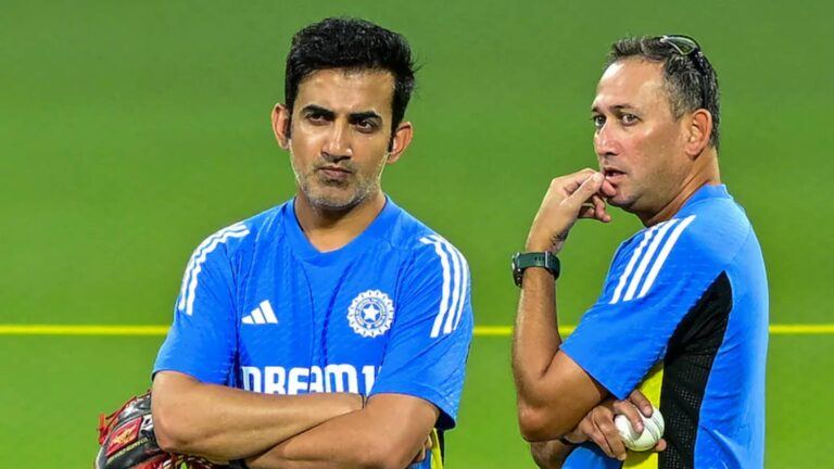 Agarkar and Gambhir face fan backlash