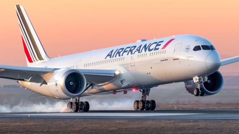 Air France Boeing 777 heat emergency