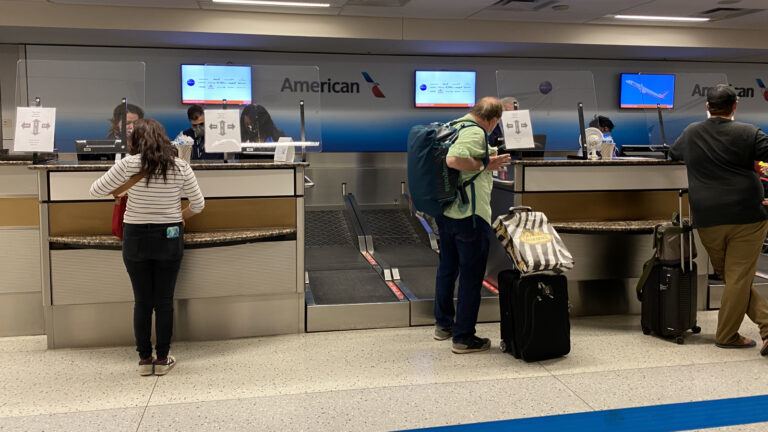 American Airlines H-1B hiring issue