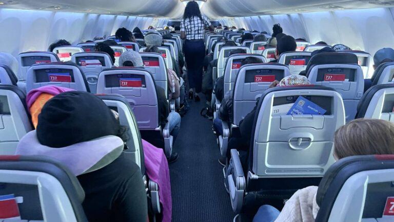 American Airlines passenger refuses seat swap