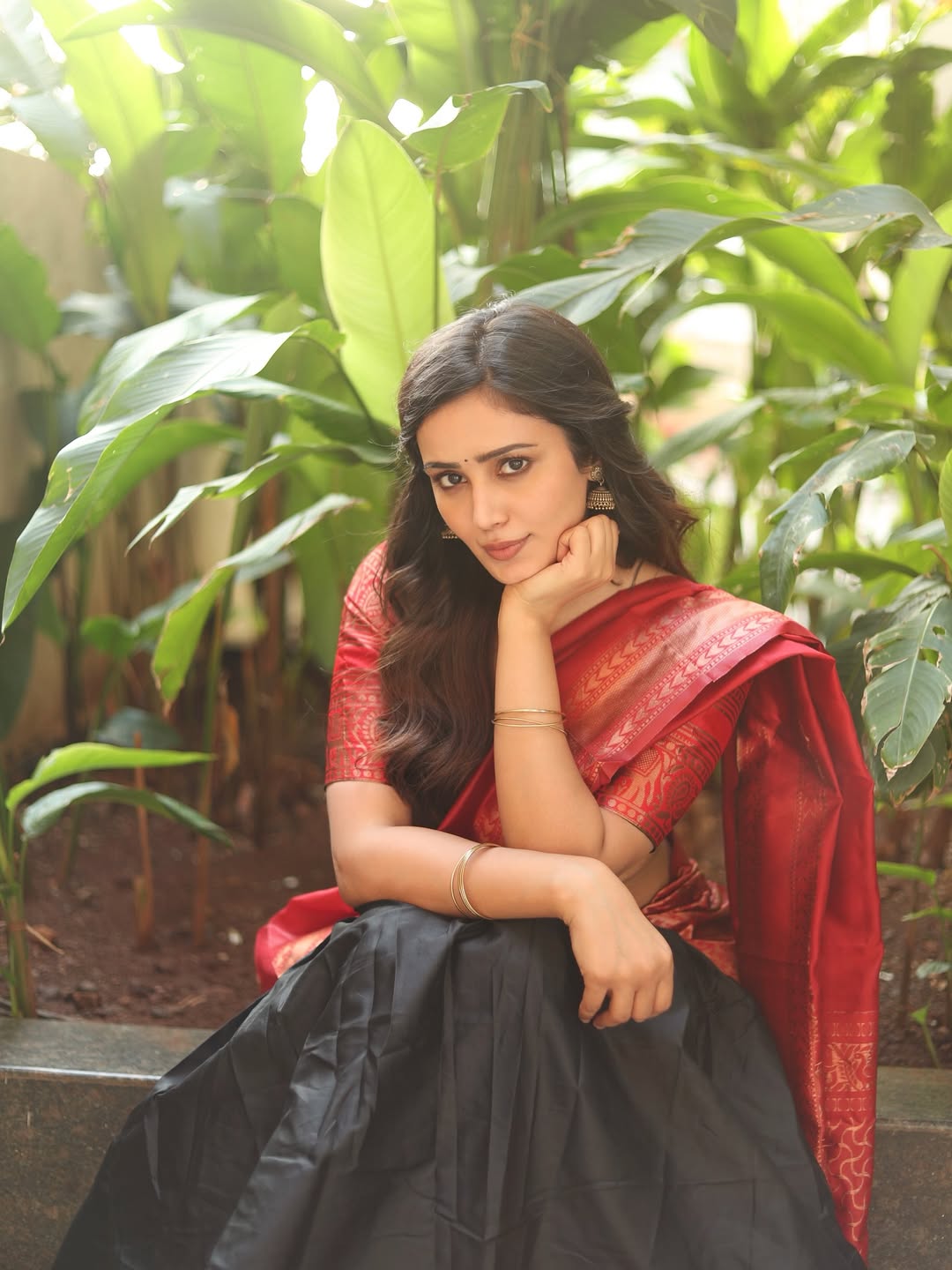 Anaira Gupta Exudes Grace In Saree Drapes