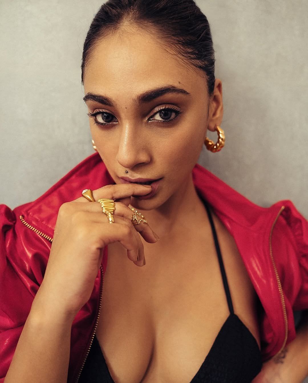 Anukreethy Vas Hot Glam Look In Black And Red