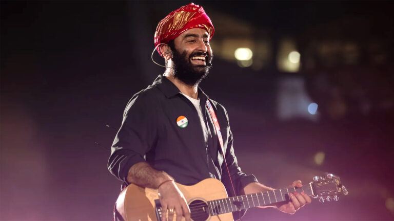 Arijit Singh performing live on stage