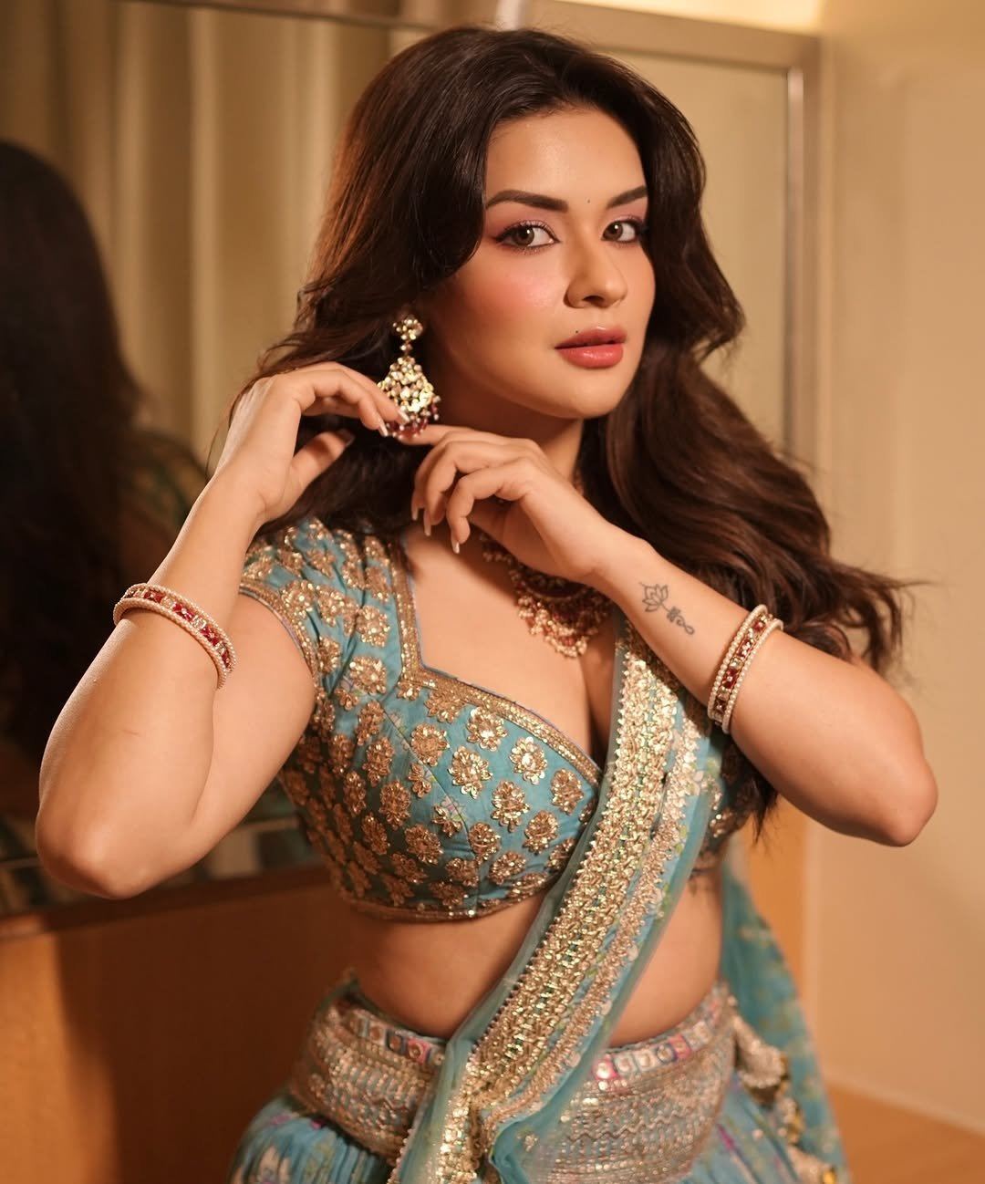 Avneet Kaur Smiling In Traditional Outfit