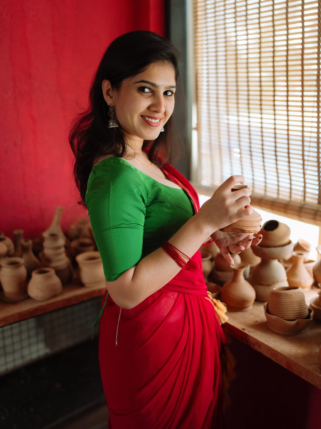 Bhoomica Flaunts Curves In Saree Style