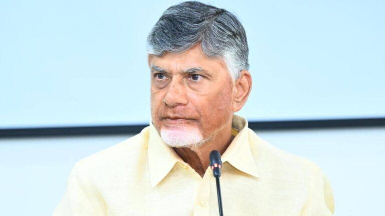 Chandrababu meets Telangana TDP leaders