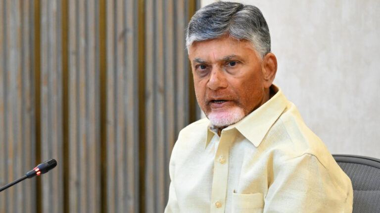 Chandrababu Naidu in Vizag meeting