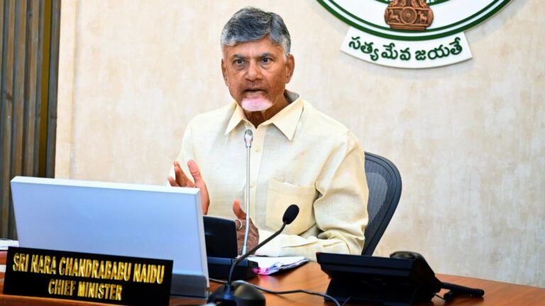 Chandrababu Naidu meets Telangana TDP leaders
