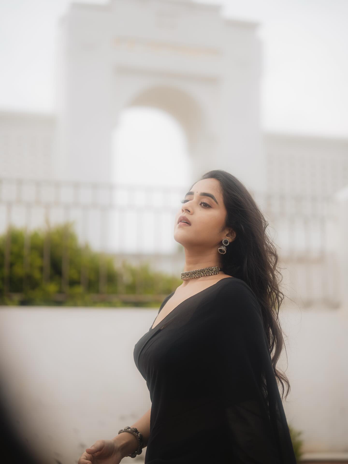 Deepthi Sunaina Radiates Grace In Saree