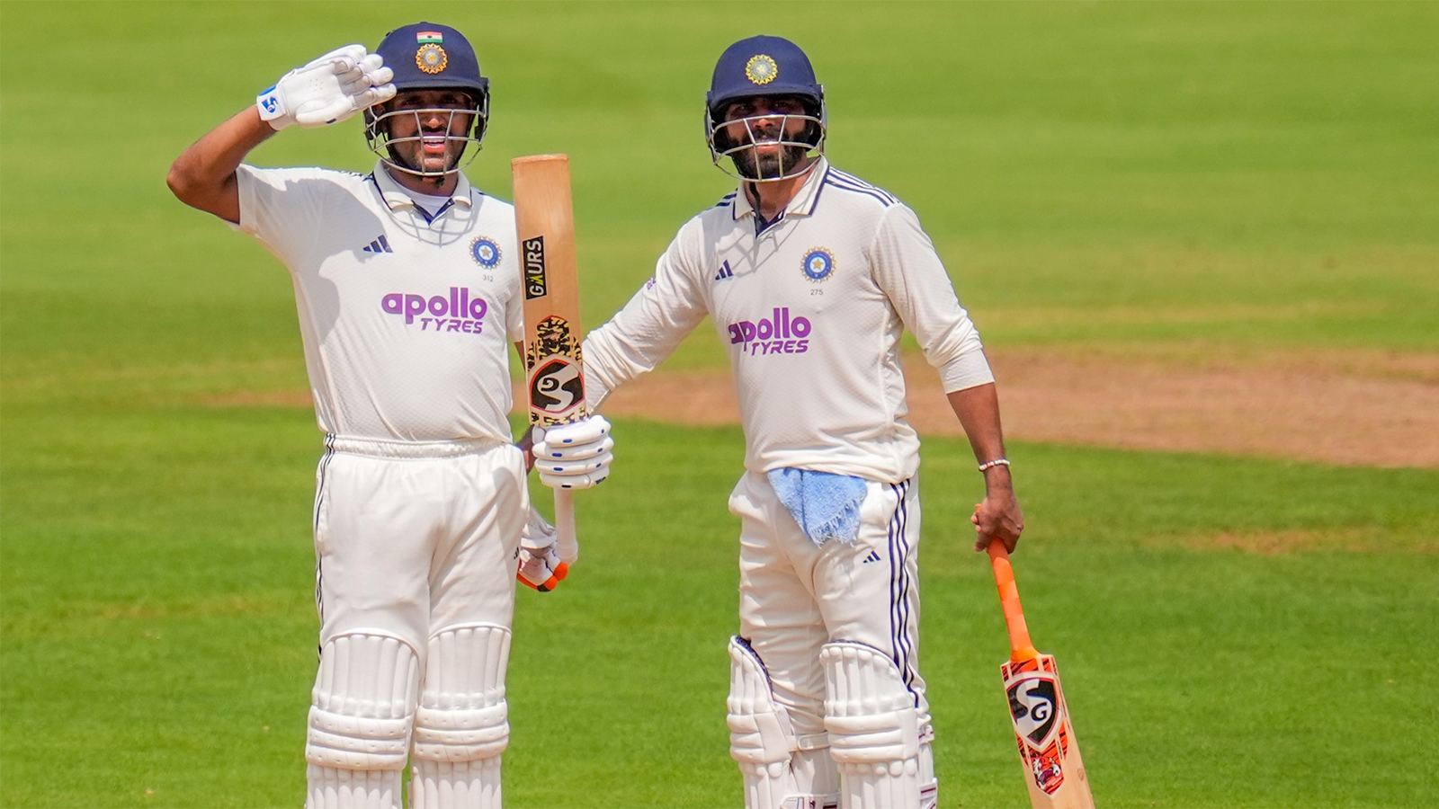 Dhruv Jurel maiden Test century salute